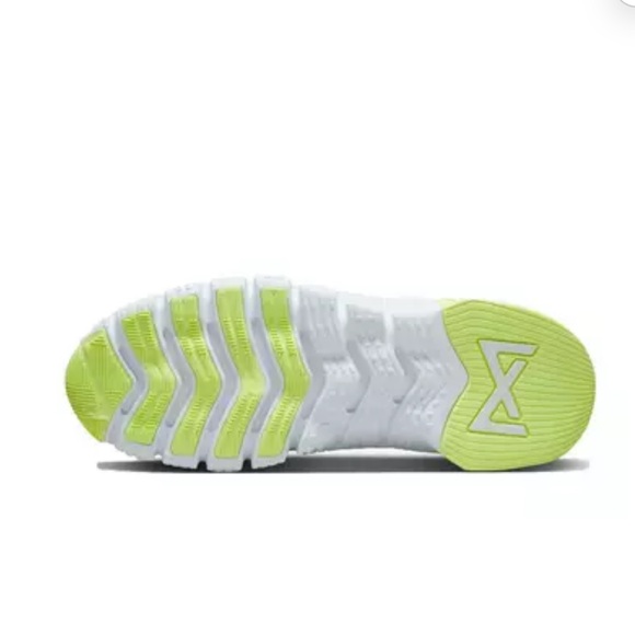 Nike Women’s metcon 4 Athletic Shoes - Picture 6 of 10